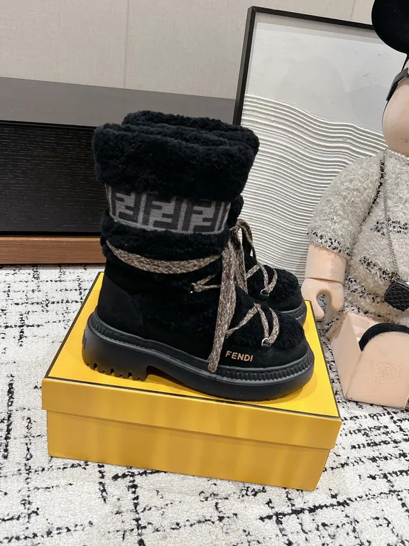 Fendi Shoe 